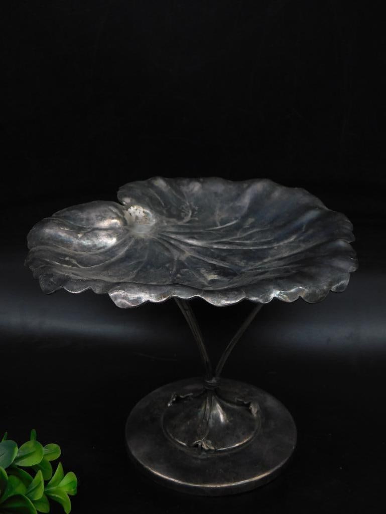MIDDLETOWN PLATE CO ART NOUVEAU PEWTER FOOTED DISH LOTUS LEAF (1 of 4)