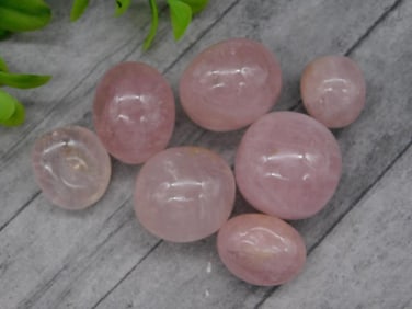 ROSE QUARTZ ROCK STONE LAPIDARY SPECIMEN