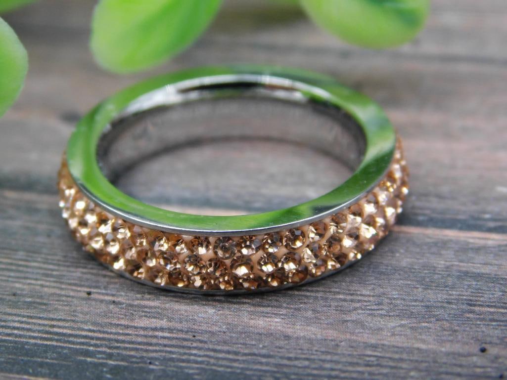 STONE RING ROCK STONE LAPIDARY SPECIMEN: STONE RING ROCK STONE LAPIDARY SPECIMEN