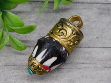 TIBETAN BEAD ROCK STONE LAPIDARY SPECIMEN