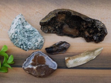 MIXED ROUGH LOT ROCK STONE LAPIDARY SPECIMEN