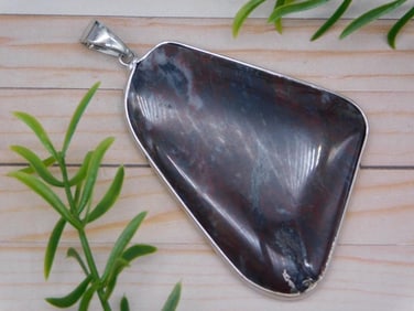 STONE PENDANT ROCK STONE LAPIDARY SPECIMEN