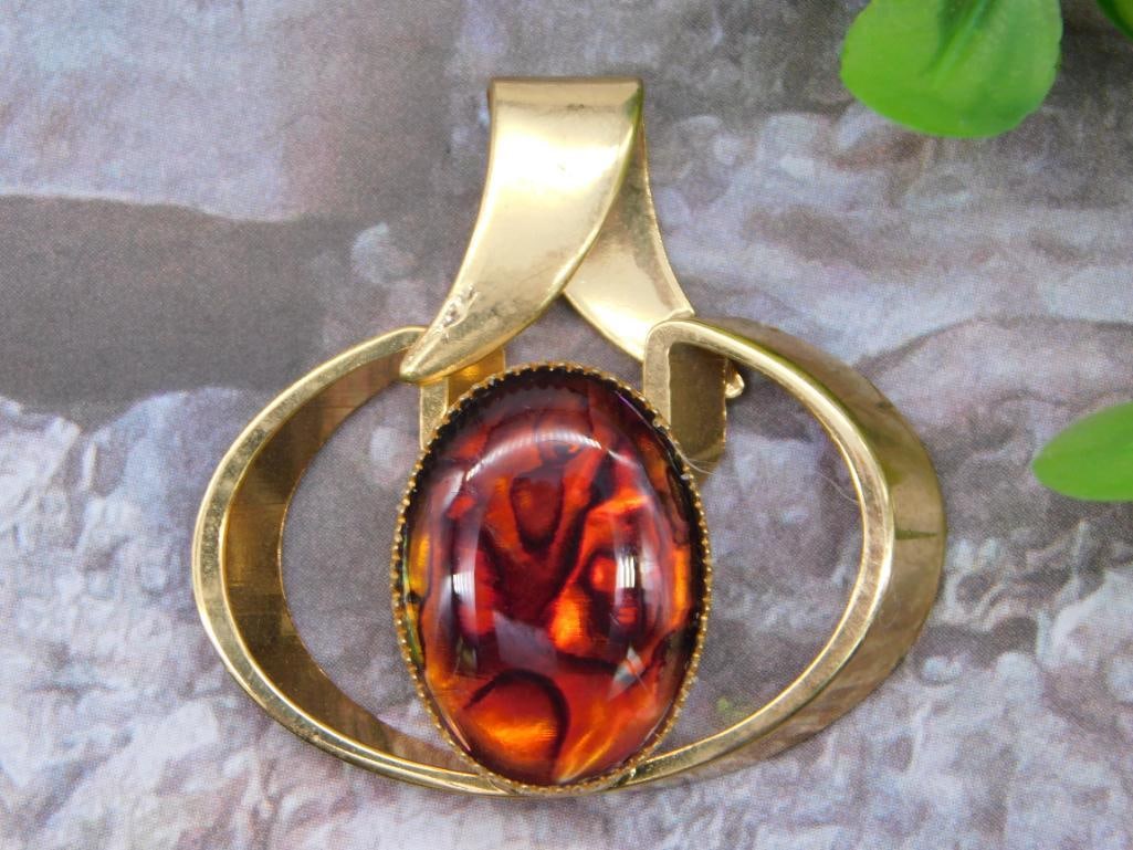 ABALONE STONE PENDANT ROCK STONE LAPIDARY SPECIMEN: ABALONE STONE PENDANT ROCK STONE LAPIDARY SPECIMEN