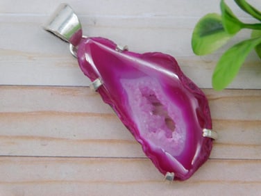 GEODE SLICE PENDANT ROCK STONE LAPIDARY SPECIMEN