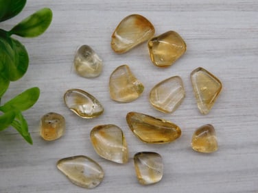 CITRINE ROCK STONE LAPIDARY SPECIMEN