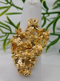 SCULPTED GOLD RING ROCK STONE LAPIDARY SPECIMEN