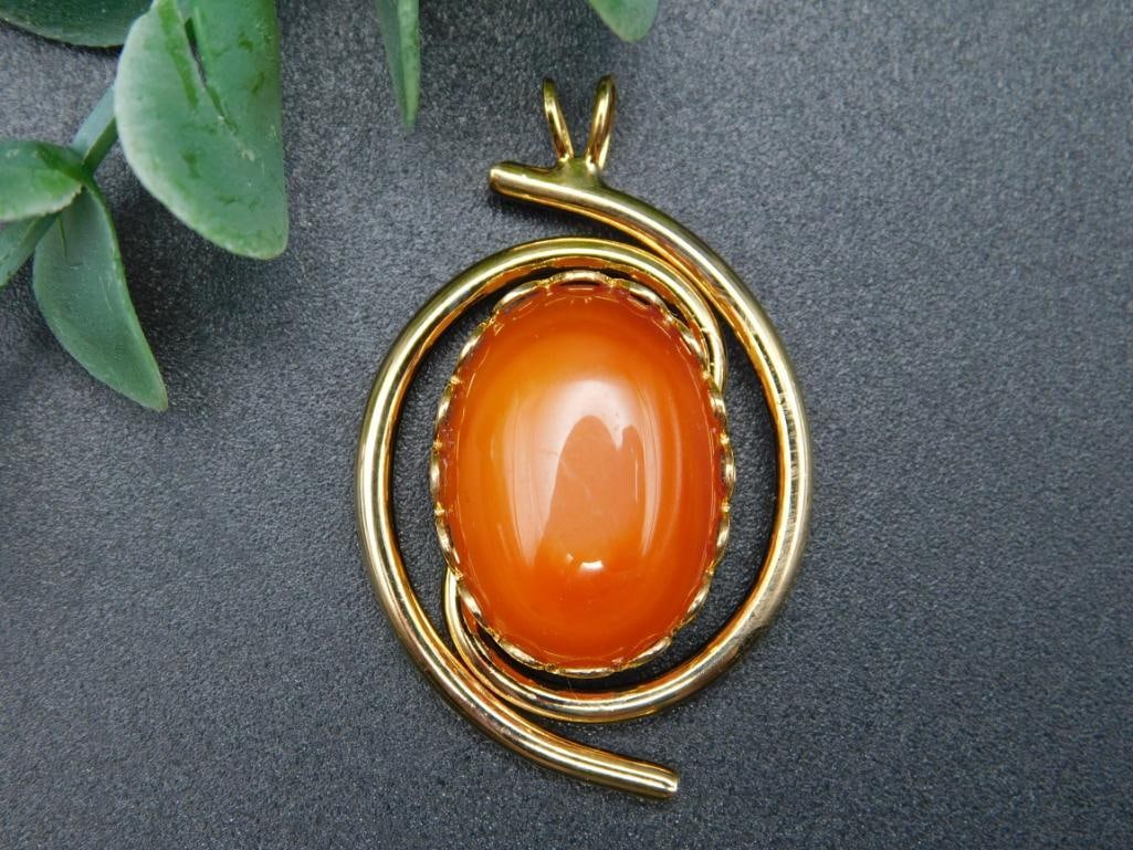 CARNELIAN PENDANT ROCK STONE LAPIDARY SPECIMEN: CARNELIAN PENDANT ROCK STONE LAPIDARY SPECIMEN