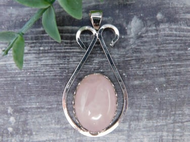 ROSE QUARTZ PENDANT ROCK STONE LAPIDARY SPECIMEN