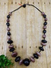 AFRICAN TRADE BEADS ROCK STONE LAPIDARY SPECIMEN