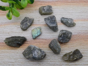 LABRADORITE ROCK STONE LAPIDARY SPECIMEN