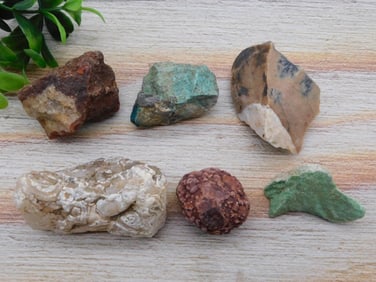MIXED LOT ROCK STONE LAPIDARY SPECIMEN