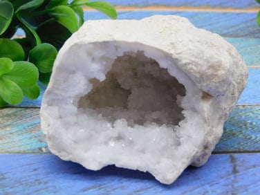 GEODE ROCK STONE LAPIDARY SPECIMEN