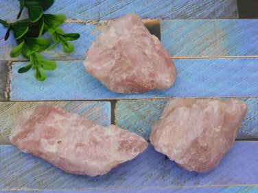 ROSE QUARTZ ROCK STONE LAPIDARY SPECIMEN