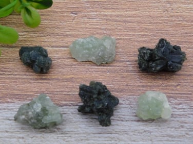 WAVELLITE ROCK STONE LAPIDARY SPECIMEN