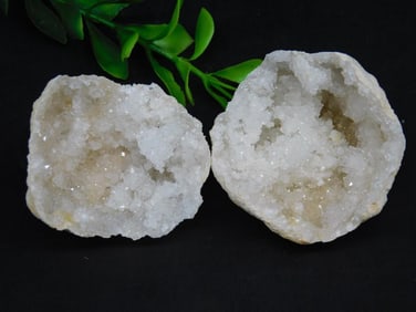 GEODE ROCK STONE LAPIDARY SPECIMEN