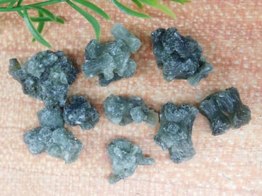 PREHNITE ROCK STONE LAPIDARY SPECIMEN