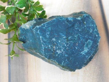 BLOODSTONE ROCK STONE LAPIDARY SPECIMEN