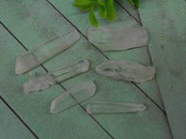 QUARTZ ROCK STONE LAPIDARY SPECIMEN