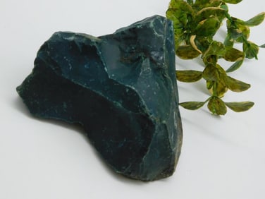 BLOODSTONE ROCK STONE LAPIDARY SPECIMEN