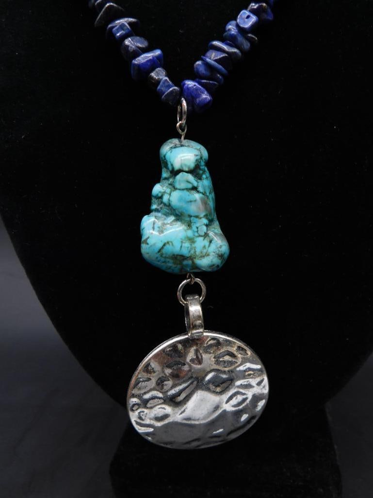 HAMMERED DISC AND TURQUOISE PENDANT ON LAPIS LAZULI CHIP NECKLACE: HAMMERED DISC AND TURQUOISE PENDANT ON LAPIS LAZULI CHIP NECKLACE