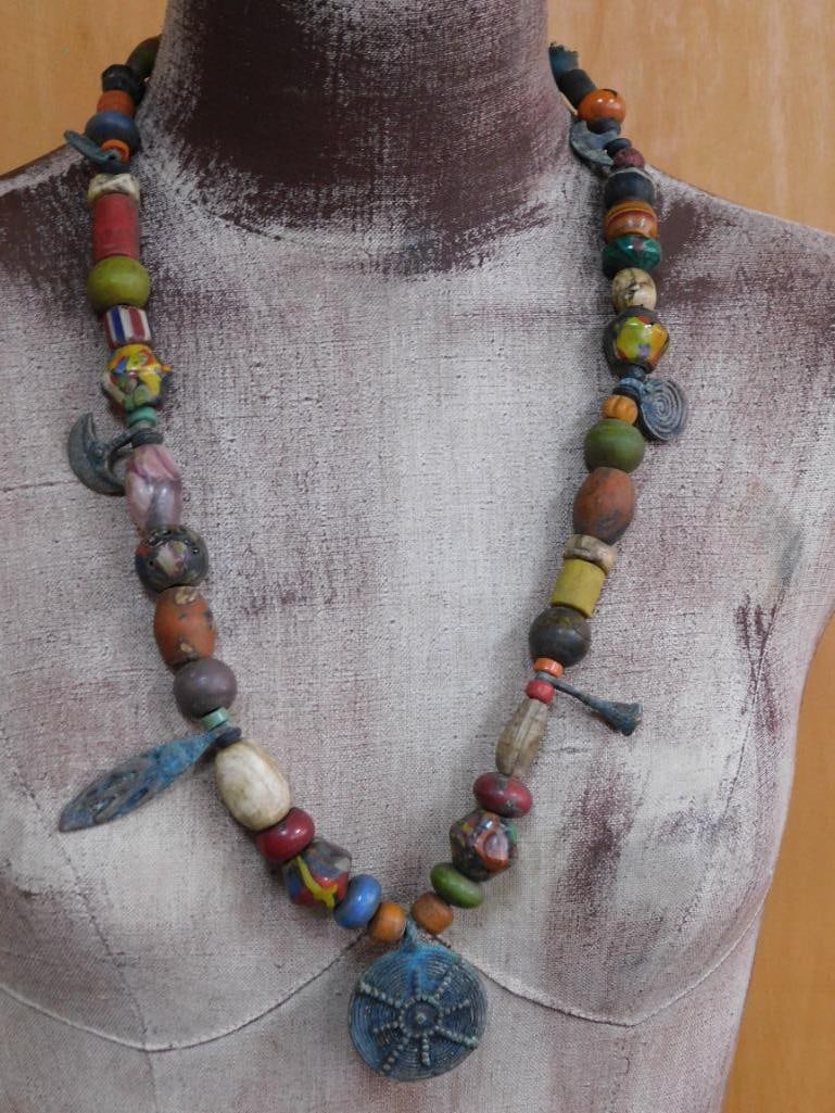 AFRICAN TRADE BEADS ROCK STONE LAPIDARY SPECIMEN: AFRICAN TRADE BEADS ROCK STONE LAPIDARY SPECIMEN