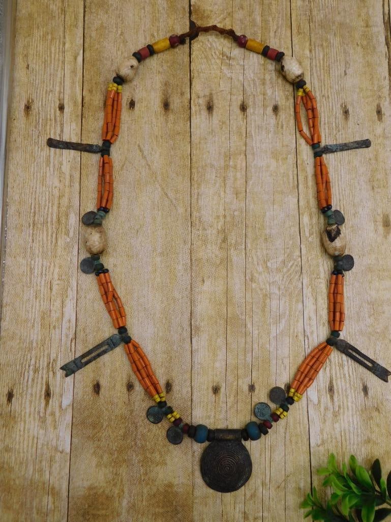 AFRICAN TRADE BEADS ROCK STONE LAPIDARY SPECIMEN: AFRICAN TRADE BEADS ROCK STONE LAPIDARY SPECIMEN