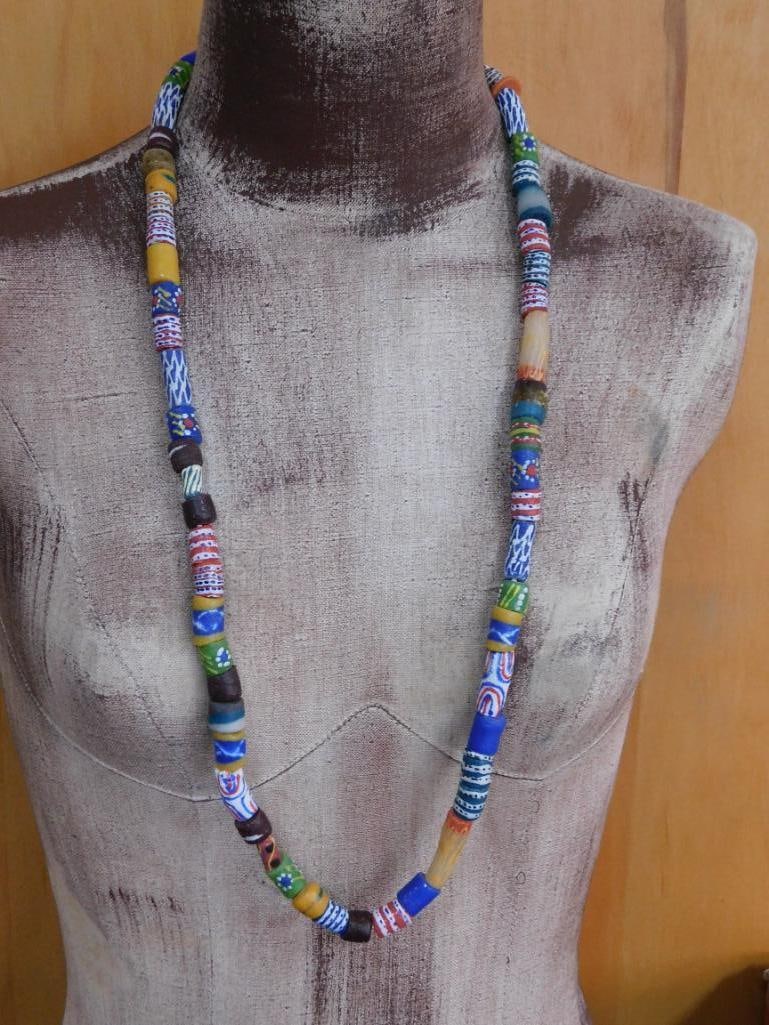 AFRICAN TRADE BEADS ROCK STONE LAPIDARY SPECIMEN: AFRICAN TRADE BEADS ROCK STONE LAPIDARY SPECIMEN