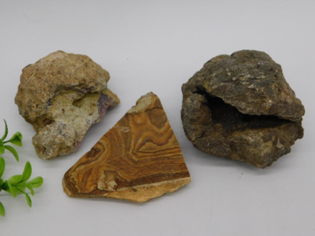 MIXED ROUGH ROCK STONE LAPIDARY SPECIMEN: MIXED ROUGH ROCK STONE LAPIDARY SPECIMEN