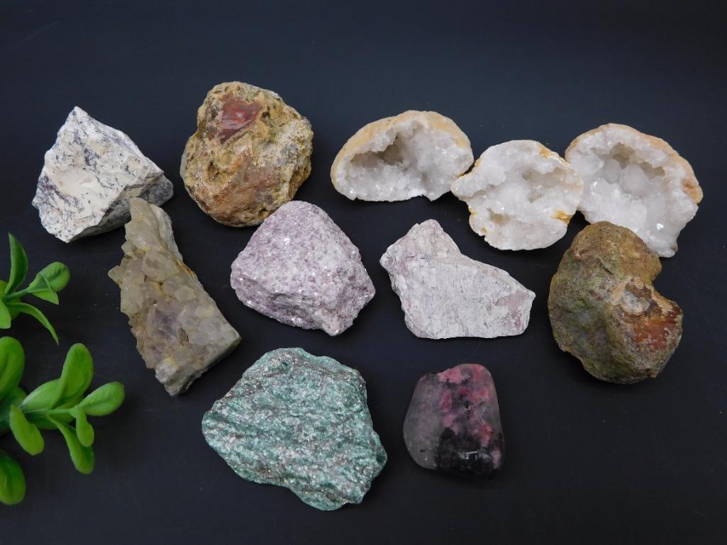 MIXED ROUGH ROCK STONE LAPIDARY SPECIMEN: MIXED ROUGH ROCK STONE LAPIDARY SPECIMEN