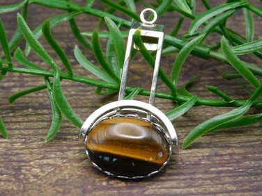 TIGERS EYE PENDANT ROCK STONE LAPIDARY SPECIMEN