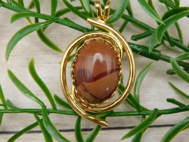 JASPER PENDANT ROCK STONE LAPIDARY SPECIMEN