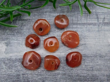 CARNELIAN BEADS ROCK STONE LAPIDARY SPECIMEN