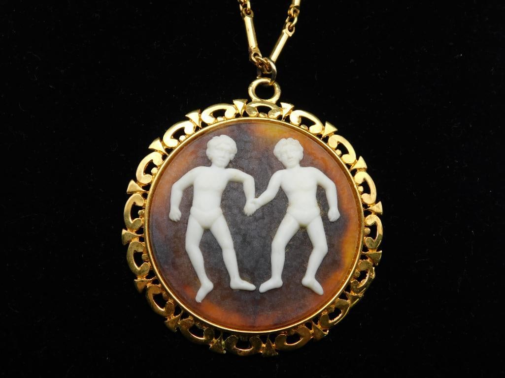GEMINI PENDANT ON CHAIN NECKLACE ROCK STONE LAPIDARY SPECIMEN: GEMINI PENDANT ON CHAIN NECKLACE ROCK STONE LAPIDARY SPECIMEN
