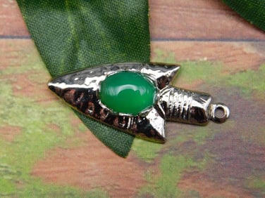 AVENTURINE PENDANT ROCK STONE LAPIDARY SPECIMEN