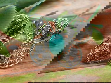 AVENTURINE BUTTERFLY PENDANT ROCK STONE LAPIDARY SPECIMEN