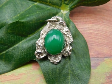 AVENTURINE PENDANT ROCK STONE LAPIDARY SPECIMEN