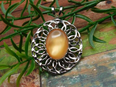 CATS EYE PENDANT ROCK STONE LAPIDARY SPECIMEN