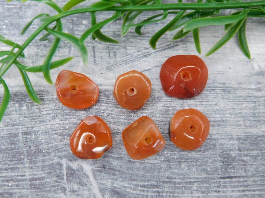 CARNELIAN BEADS ROCK STONE LAPIDARY SPECIMEN: CARNELIAN BEADS ROCK STONE LAPIDARY SPECIMEN
