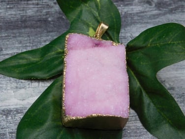 DRUZY QUARTZ PENDANT ROCK STONE LAPIDARY SPECIMEN