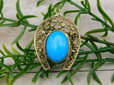 TURQUOISE HORSESHOE PENDANT ROCK STONE LAPIDARY SPECIMEN