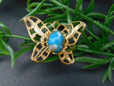 SODALITE BUTTERFLY PENDANT ROCK STONE LAPIDARY SPECIMEN