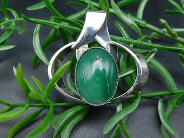 AVENTURINE PENDANT ROCK STONE LAPIDARY SPECIMEN