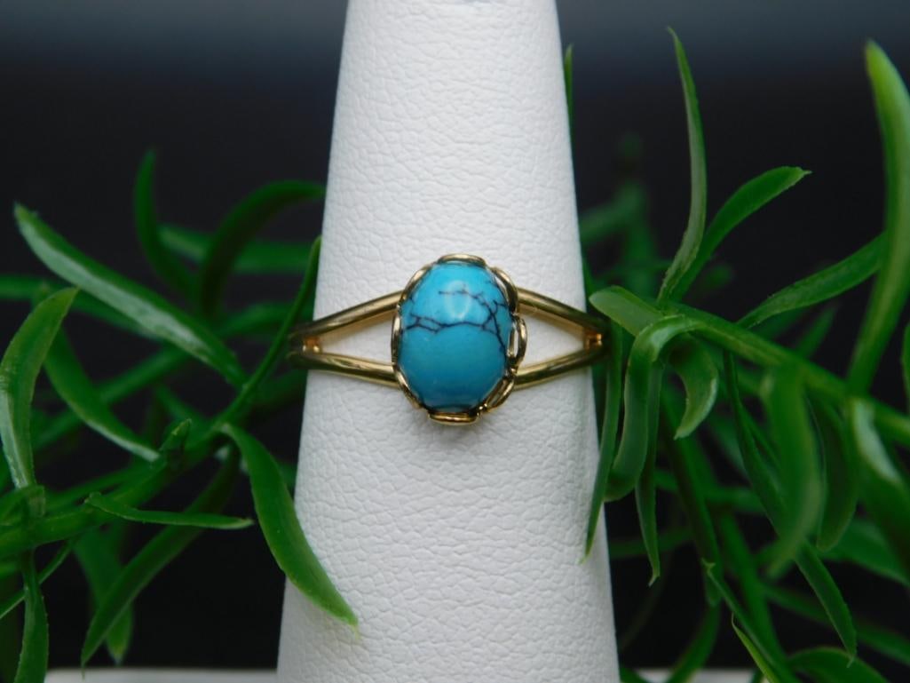 TURQUOISE RING ROCK STONE LAPIDARY SPECIMEN: TURQUOISE RING ROCK STONE LAPIDARY SPECIMEN