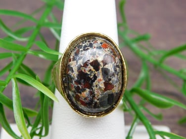 GENUINE STONE RING ROCK STONE LAPIDARY SPECIMEN