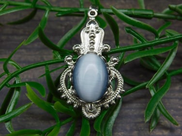 CATS EYE PENDANT ROCK STONE LAPIDARY SPECIMEN