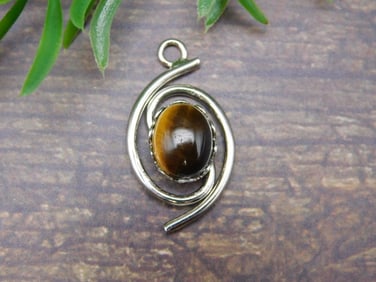 TIGERS EYE PENDANT ROCK STONE LAPIDARY SPECIMEN