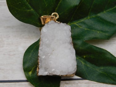 DRUZY QUARTZ PENDANT ROCK STONE LAPIDARY SPECIMEN