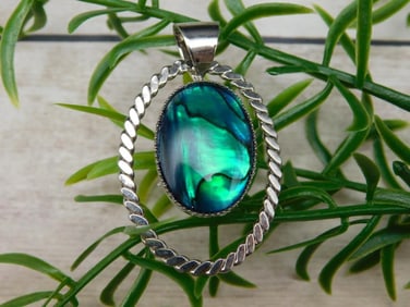 ABALONE STONE PENDANT ROCK STONE LAPIDARY SPECIMEN