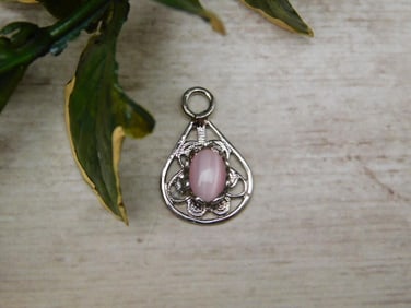 CATS EYE PENDANT ROCK STONE LAPIDARY SPECIMEN