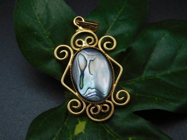 ABALONE STONE PENDANT ROCK STONE LAPIDARY SPECIMEN